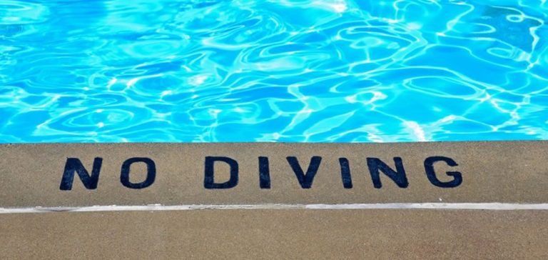 راهنمای ایمنی و آداب محلی